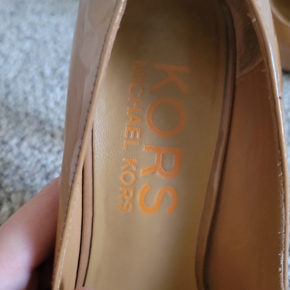 Kors by Michael kors sz 7.5 light brown heels - Picture 5 of 9